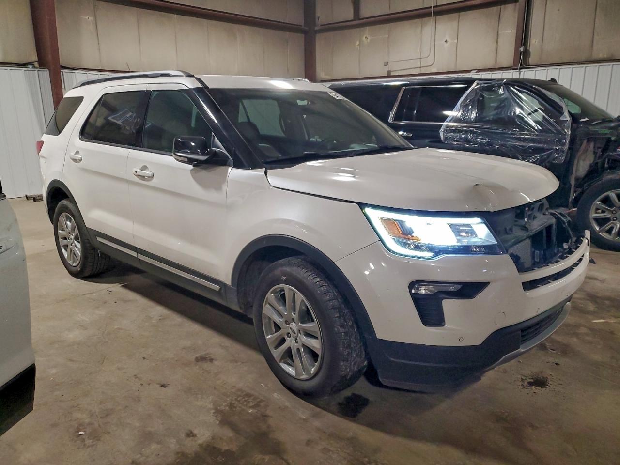 Ford Explorer Xlt Image 2