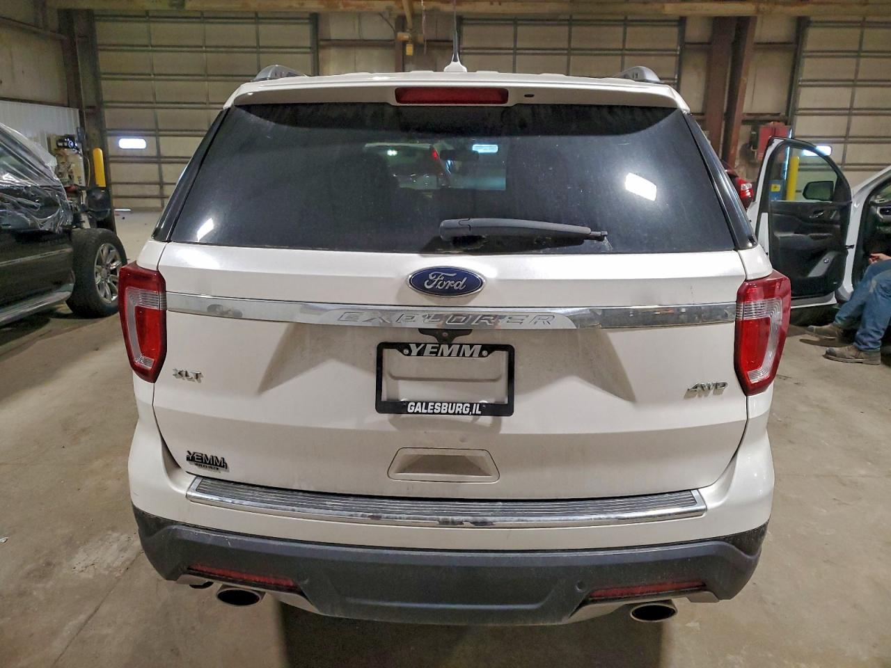 Ford Explorer Xlt Image 9