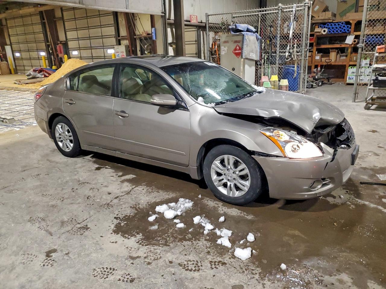 Nissan Altima Base Image 12