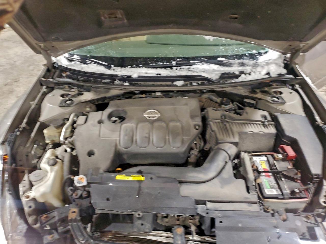 Nissan Altima Base Image 8