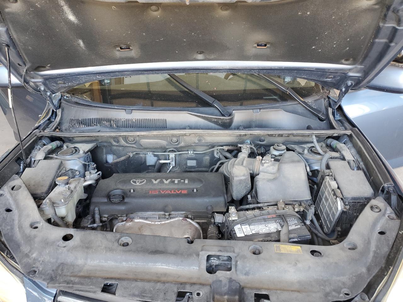 Toyota RAV4 Limited Image 3