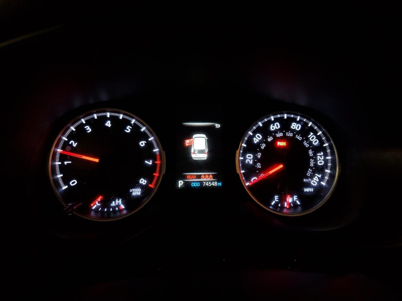 Toyota RAV4 Le Image 12