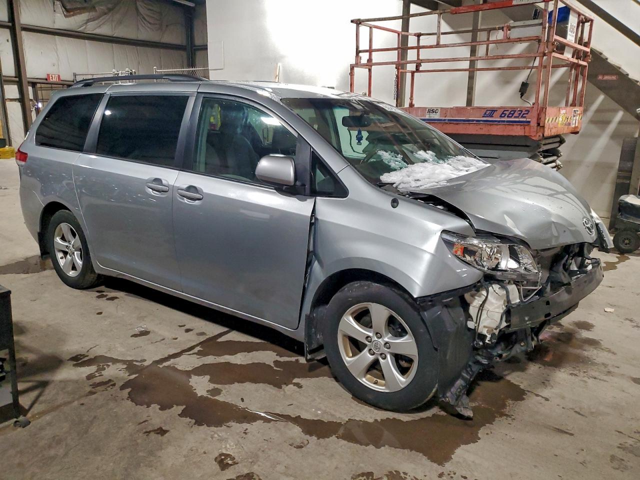 Toyota Sienna Le Image 4