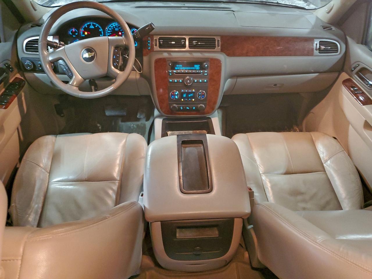 Chevrolet Silverado K1500 Ltz Image 10