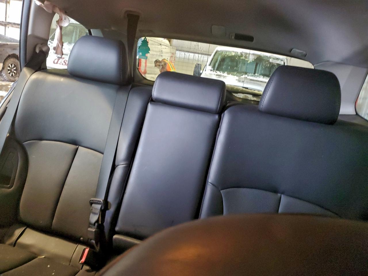 Subaru Outback 3.6r Limited Image 9