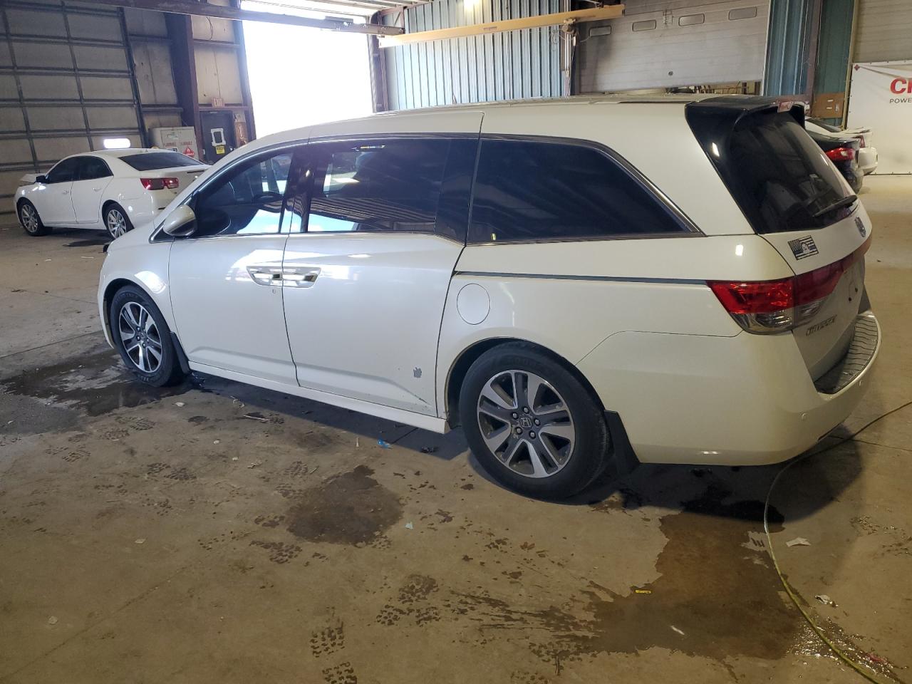 Honda Odyssey Touring Image 3