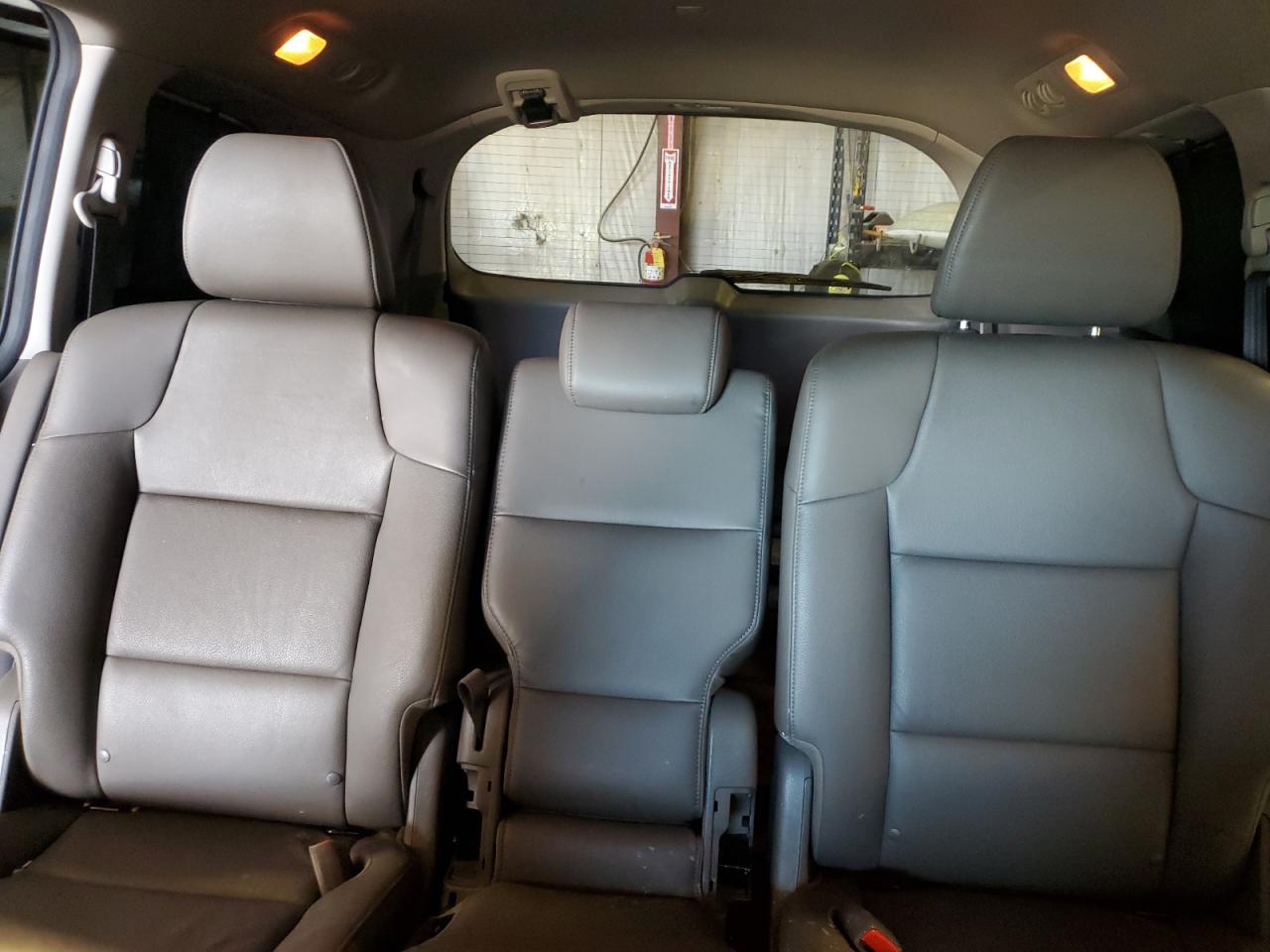 Honda Odyssey Touring Image 7