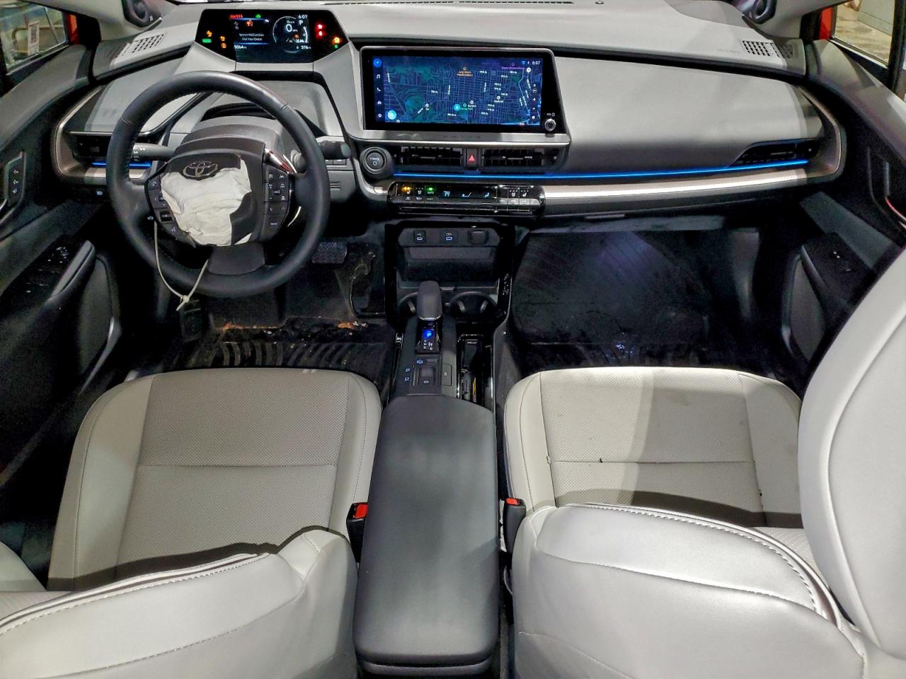 Toyota Prius Le Image 10