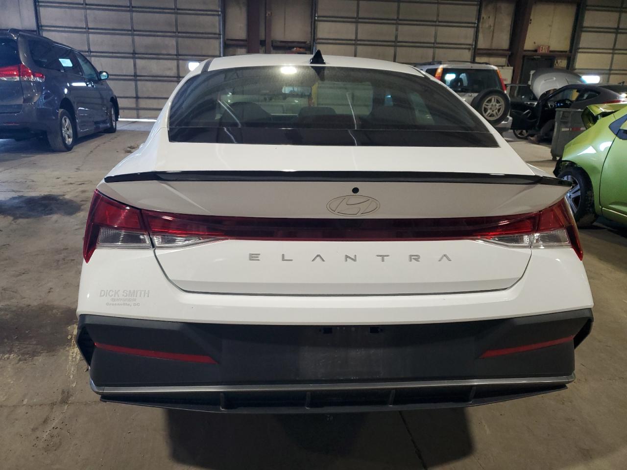 Hyundai ELANTRA Sel Sport Image 12