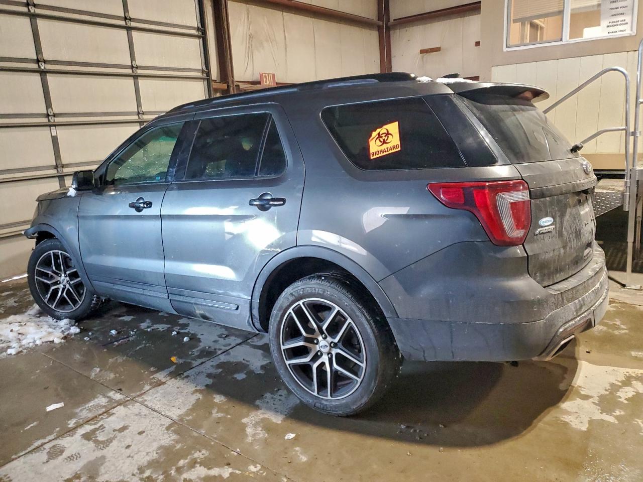 Ford Explorer Sport Image 3