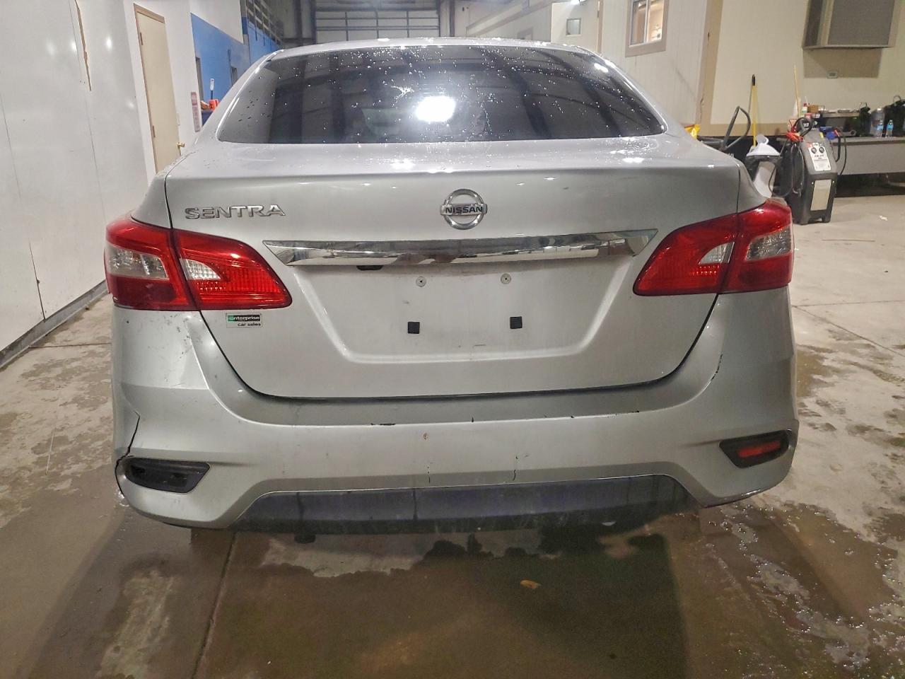 Nissan Sentra S Image 10