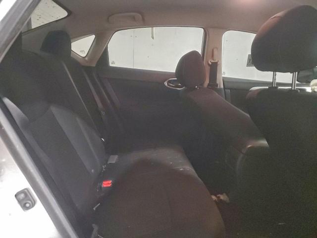 Nissan Sentra S Image 2