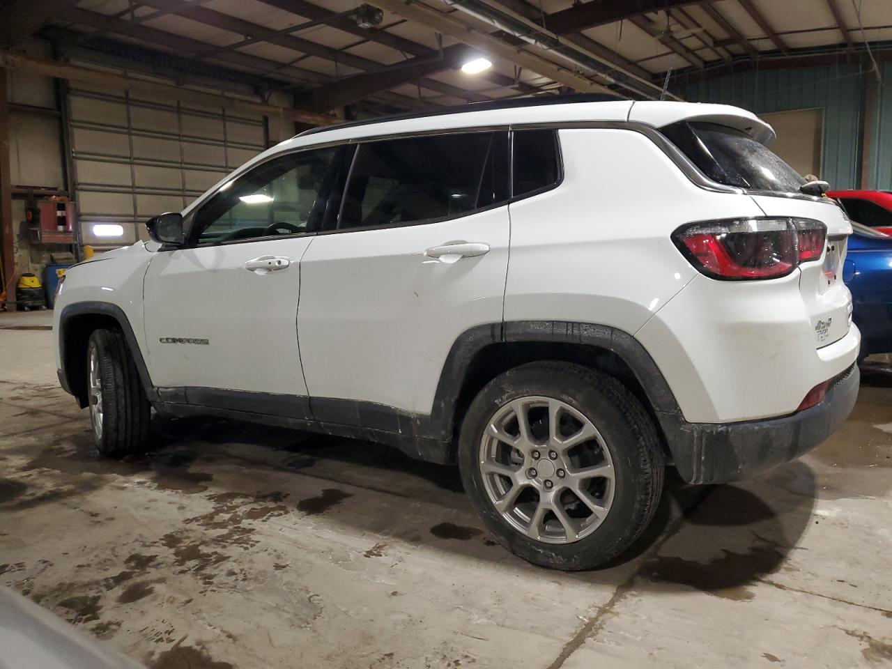Jeep Compass Latitude Lux Image 12