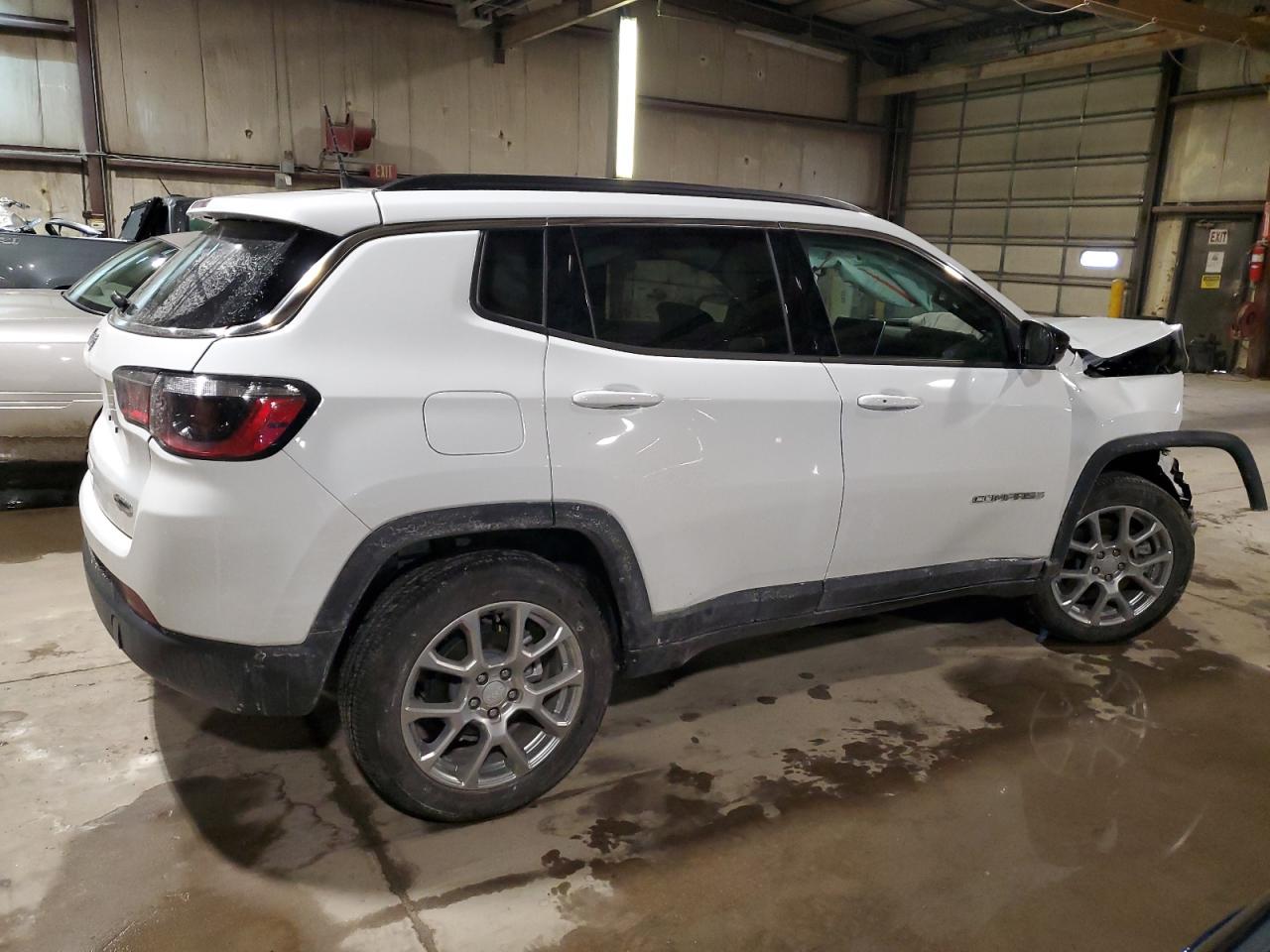 Jeep Compass Latitude Lux Image 13