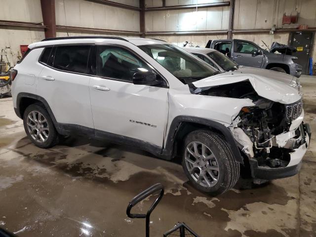 Jeep Compass Latitude Lux Image 3