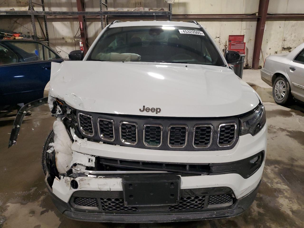 Jeep Compass Latitude Lux Image 2