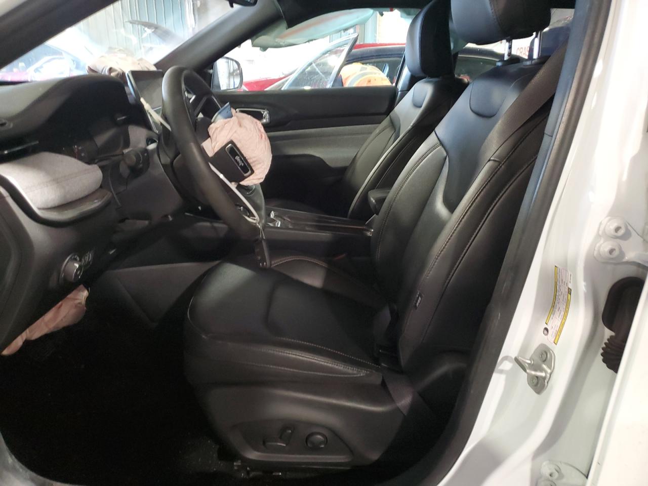 Jeep Compass Latitude Lux Image 4