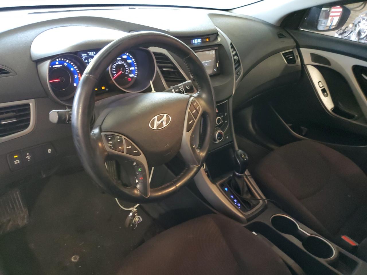Hyundai ELANTRA Se Image 9