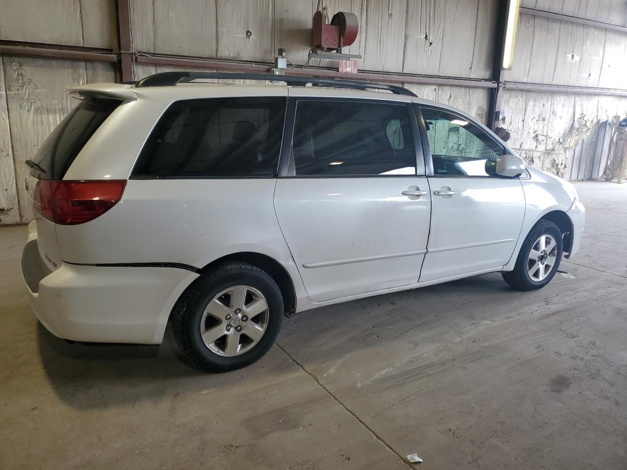 Toyota Sienna Xle Image 3