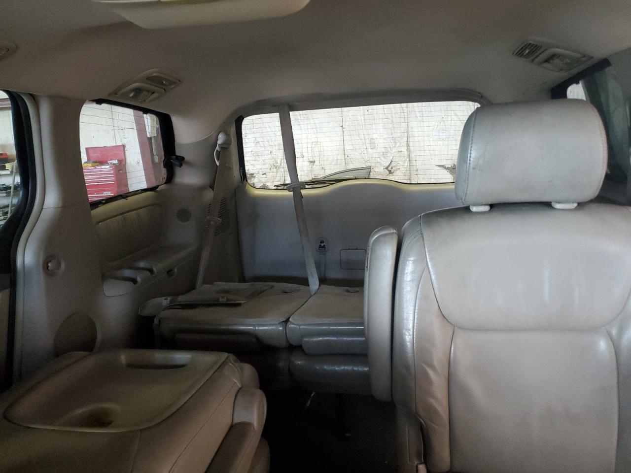 Toyota Sienna Xle Image 9