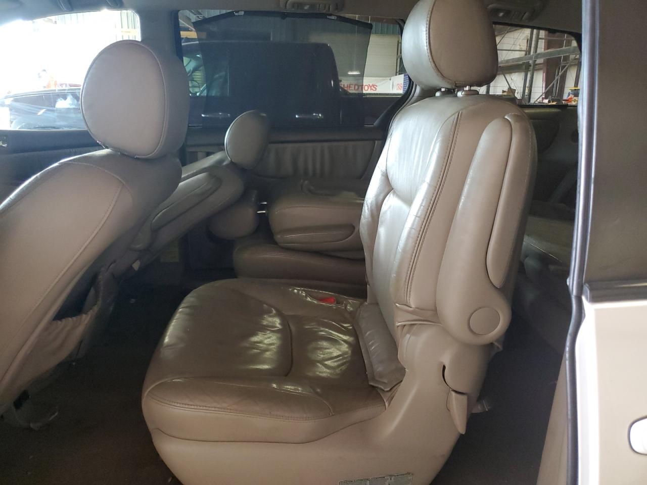 Toyota Sienna Xle Image 13