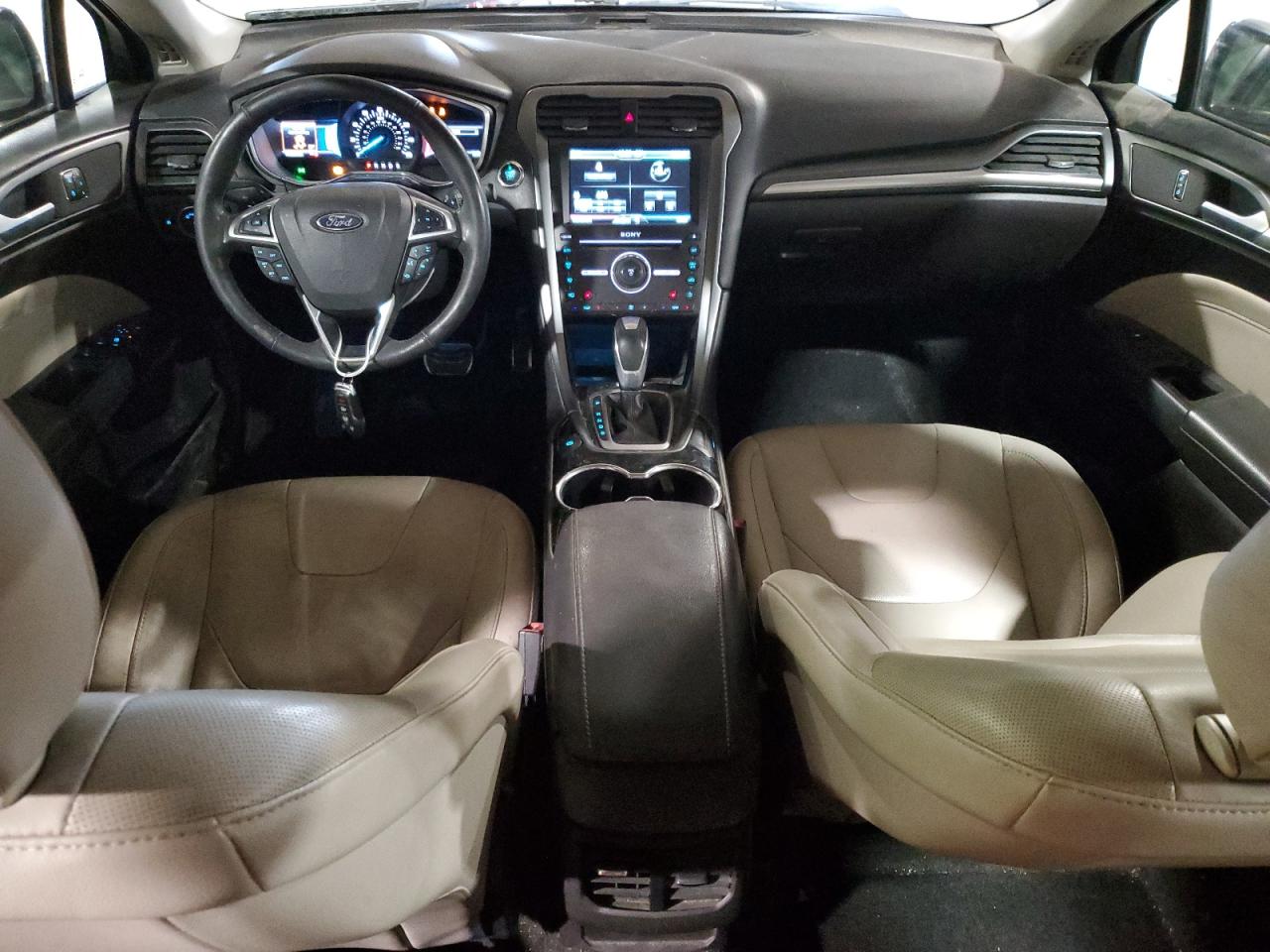 Ford Fusion Titanium Image 12