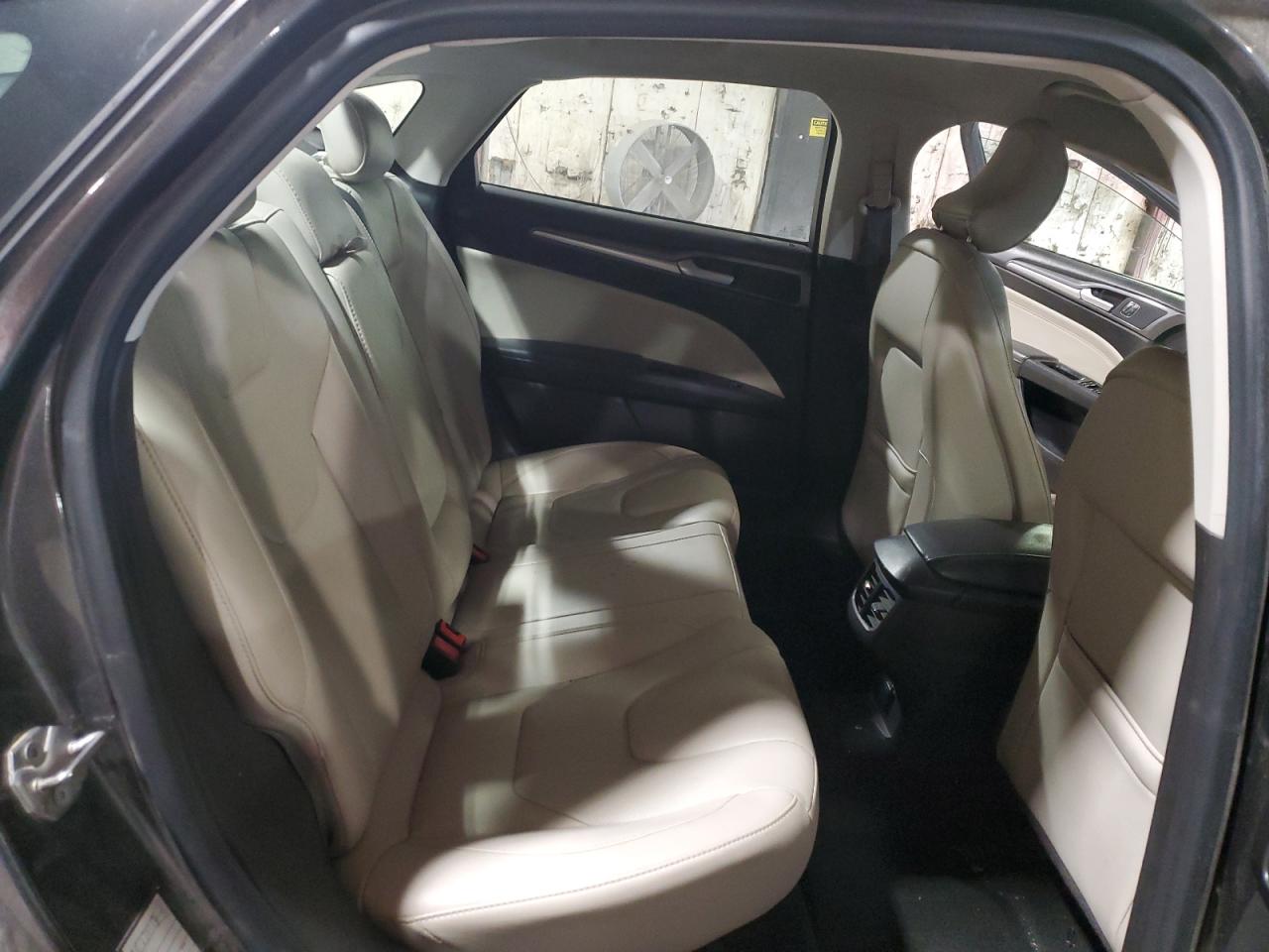 Ford Fusion Titanium Image 10