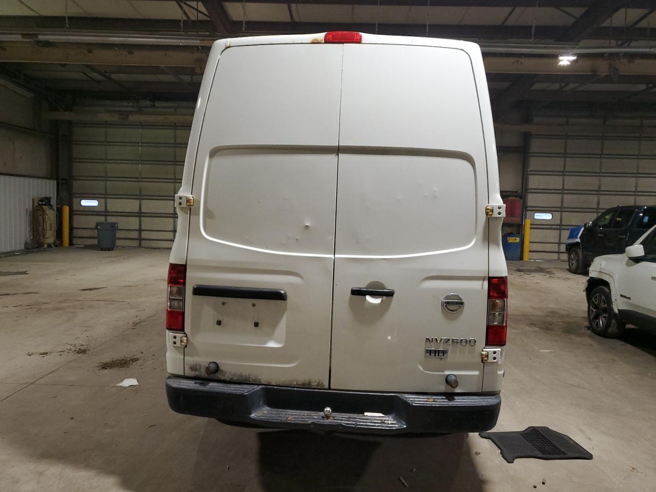 Nissan Nv 2500 Image 8