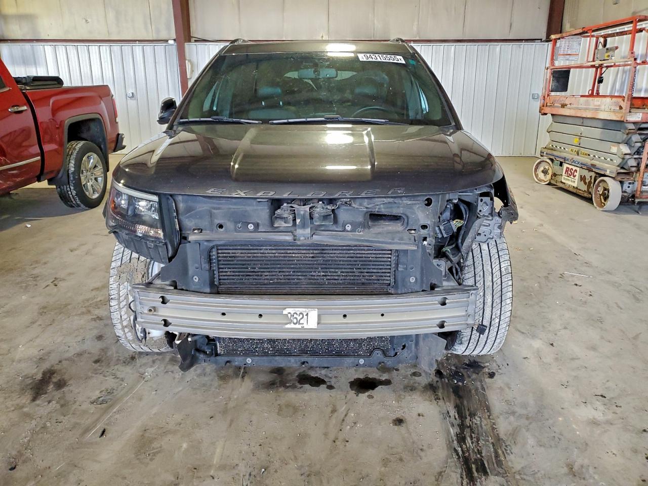 Ford Explorer Sport Image 3