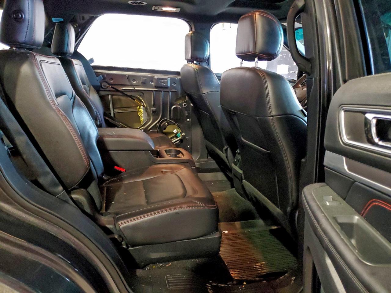 Ford Explorer Sport Image 8