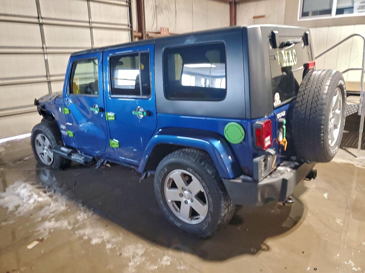 Jeep Wrangler Sahara Image 4