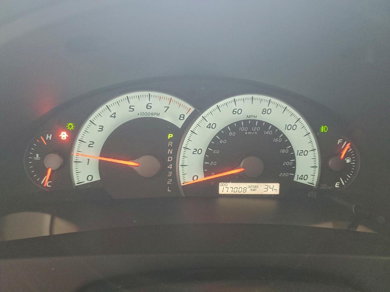 Toyota Camry Base Image 9