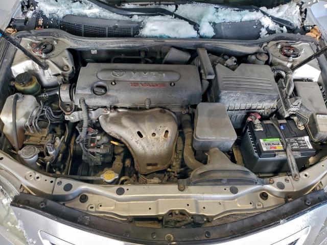 Toyota Camry Base Image 8