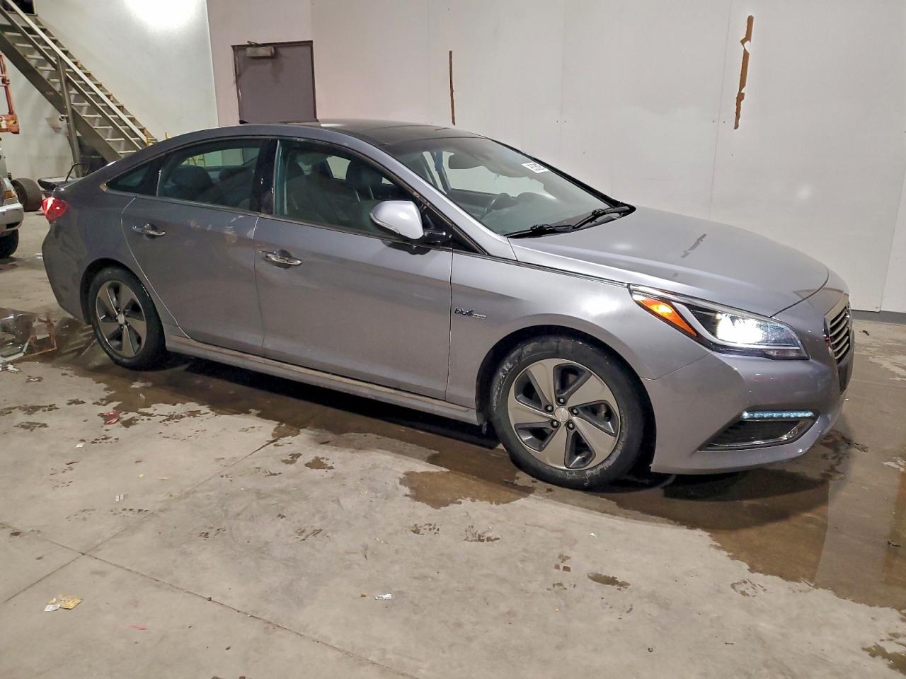 Hyundai SONATA Hybrid Image 8