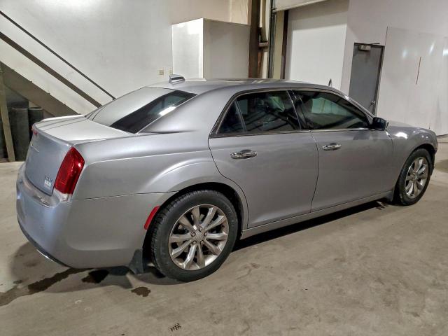 Chrysler 300 Limited Image 9