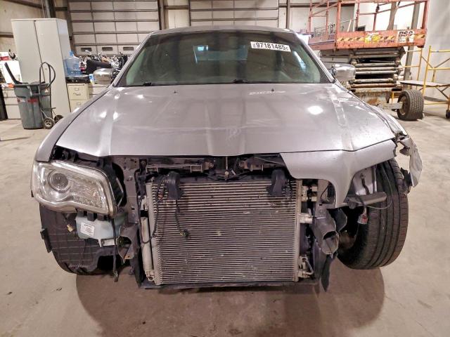 Chrysler 300 Limited Image 5