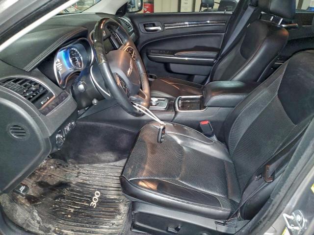 Chrysler 300 Limited Image 10