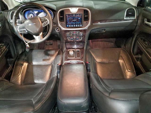 Chrysler 300 Limited Image 12