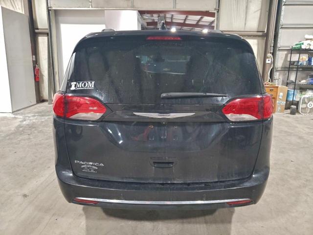 Chrysler Pacifica Touring L Image 7