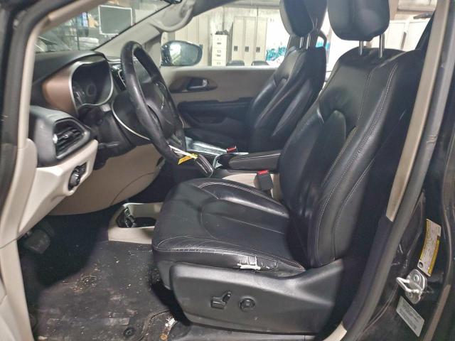 Chrysler Pacifica Touring L Image 5