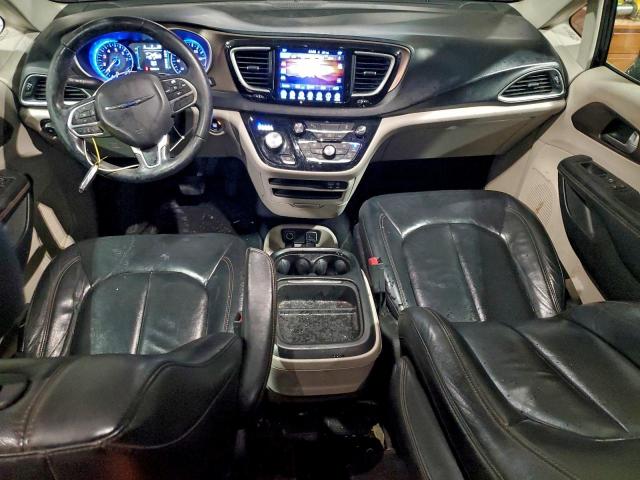 Chrysler Pacifica Touring L Image 6