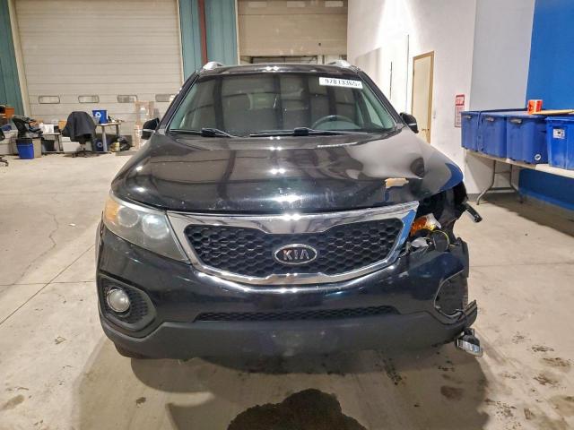 Kia Sorento Base Image 11