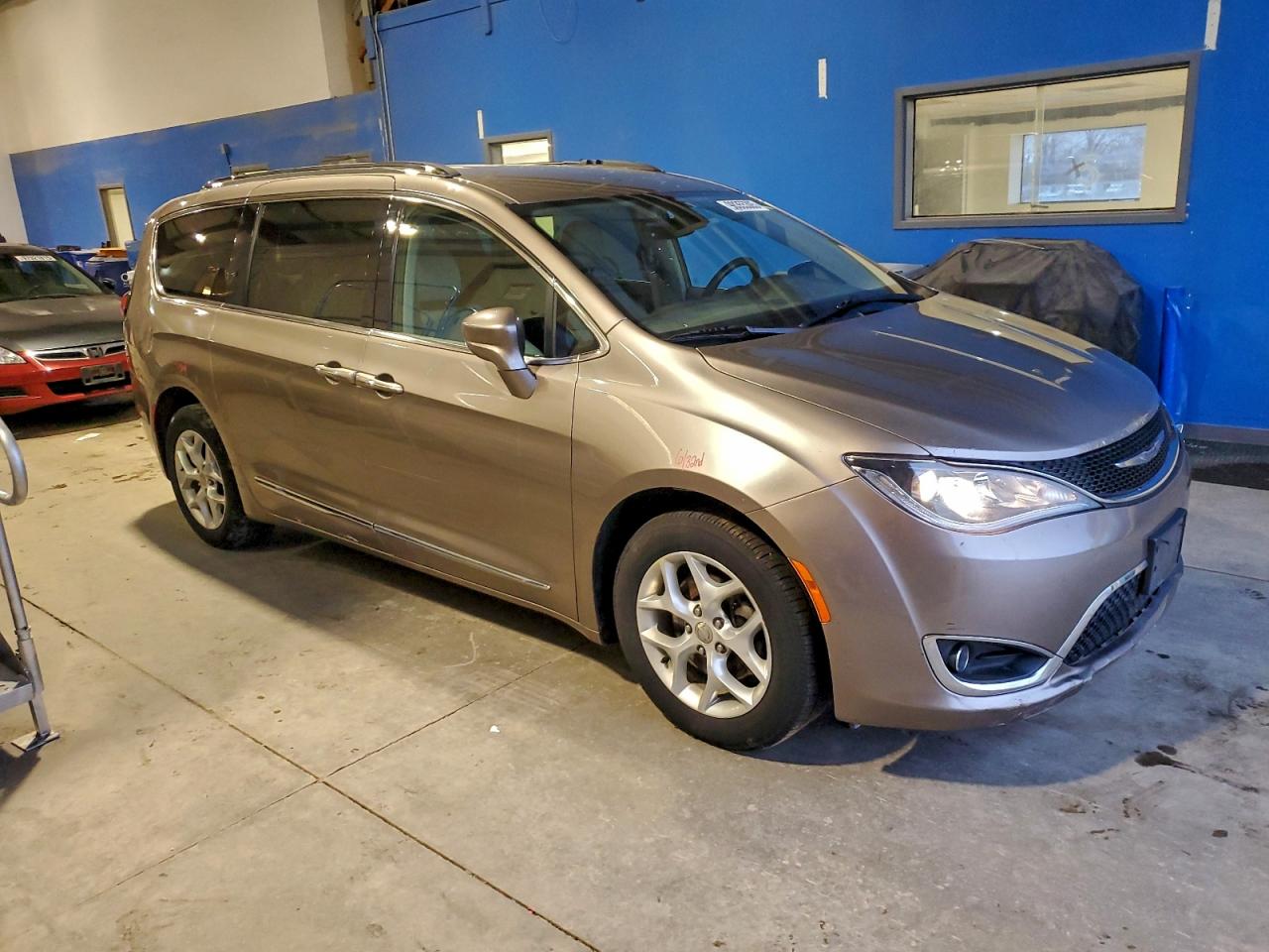 Chrysler Pacifica Touring L Plus Image 3