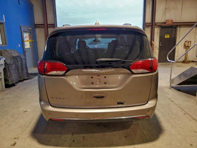 Chrysler Pacifica Touring L Plus Image 7