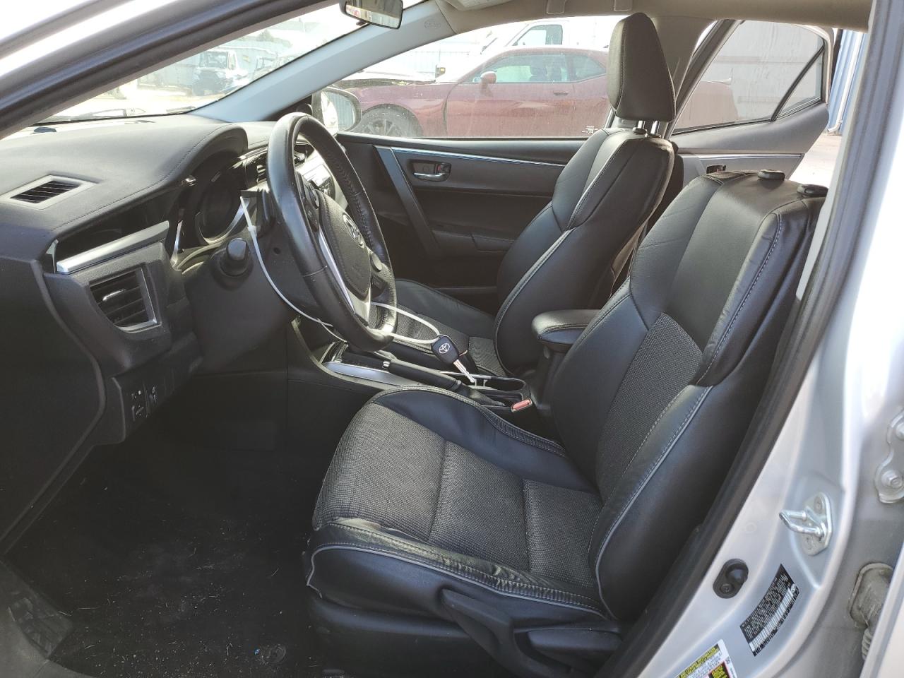 Toyota Corolla L Image 6