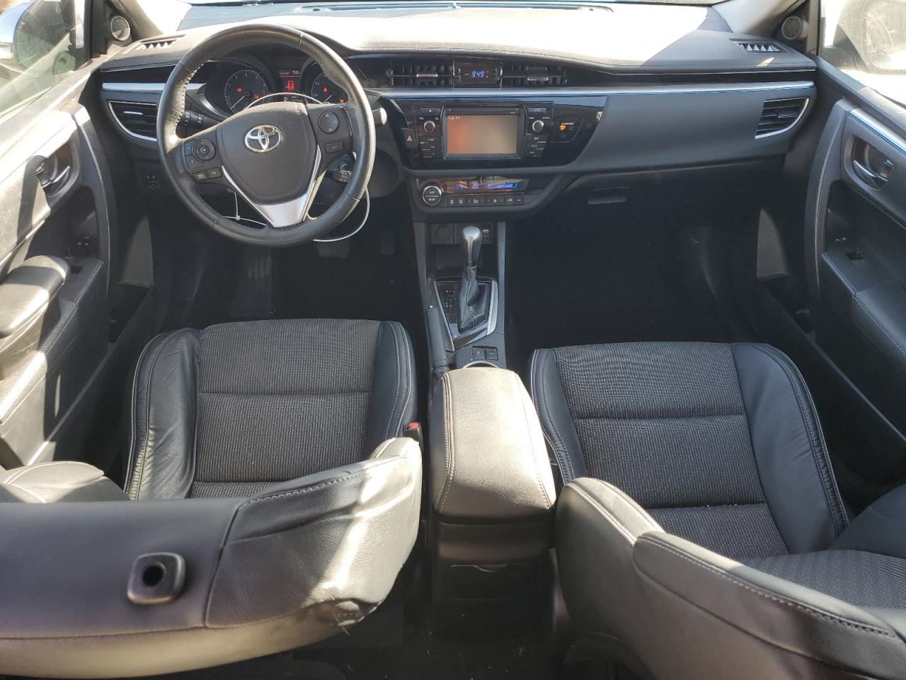 Toyota Corolla L Image 11