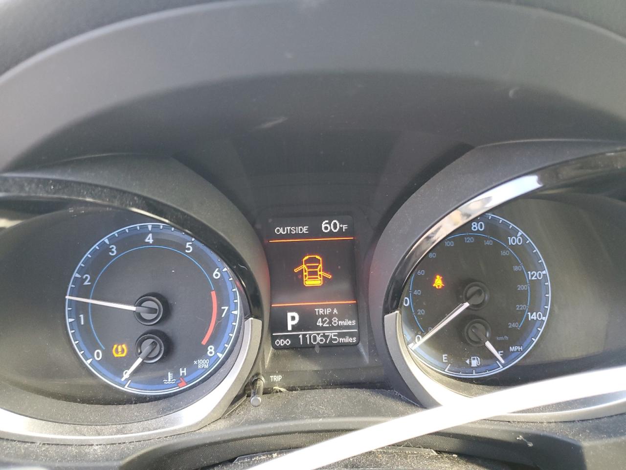 Toyota Corolla L Image 8