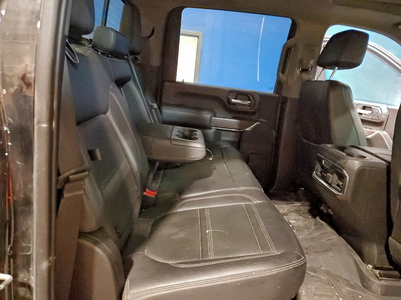 GMC Sierra K2500 Denali Image 9