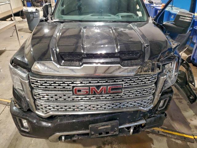 GMC Sierra K2500 Denali Image 2