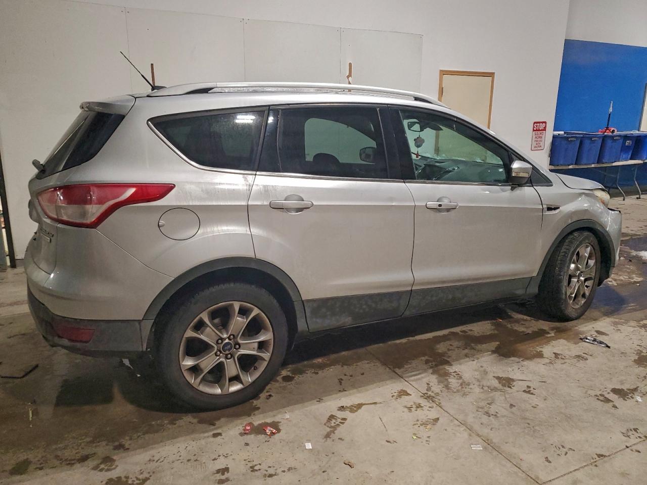 Ford Escape Titanium Image 2